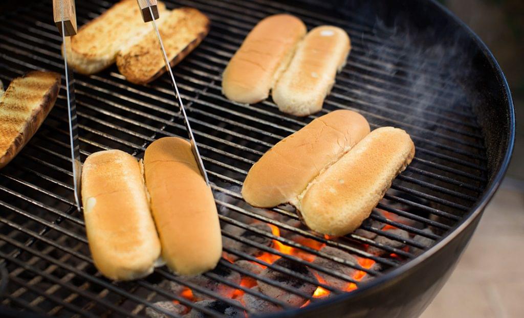 How to hot dogs Kingsford®