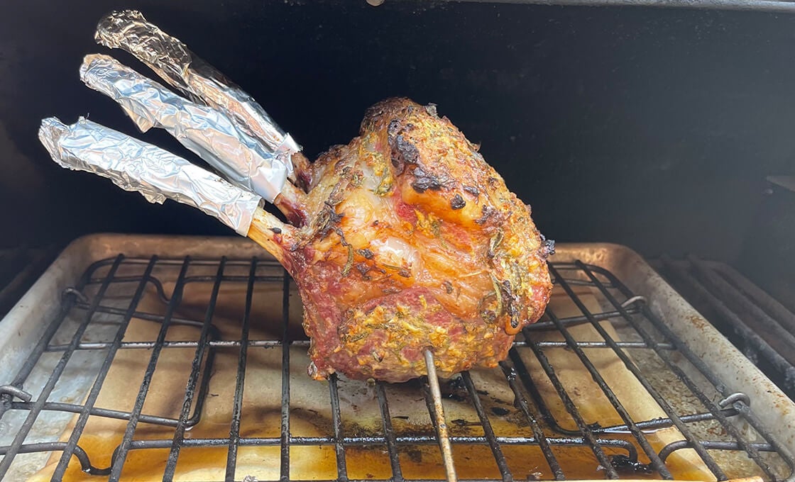 How to: smoke lamb chops using pellets | Kingsford®