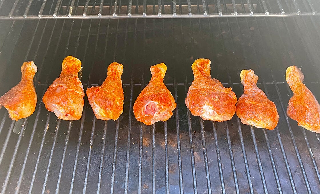 How to smoke chicken legs on a pellet grill Kingsford®