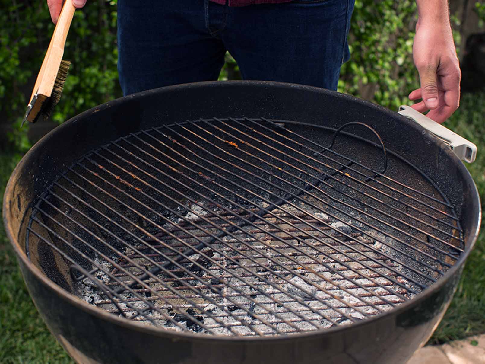 How to prepare and use a charcoal block.