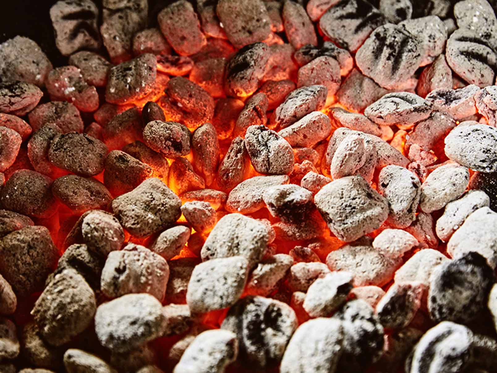How to Arrange Charcoal Before Grilling