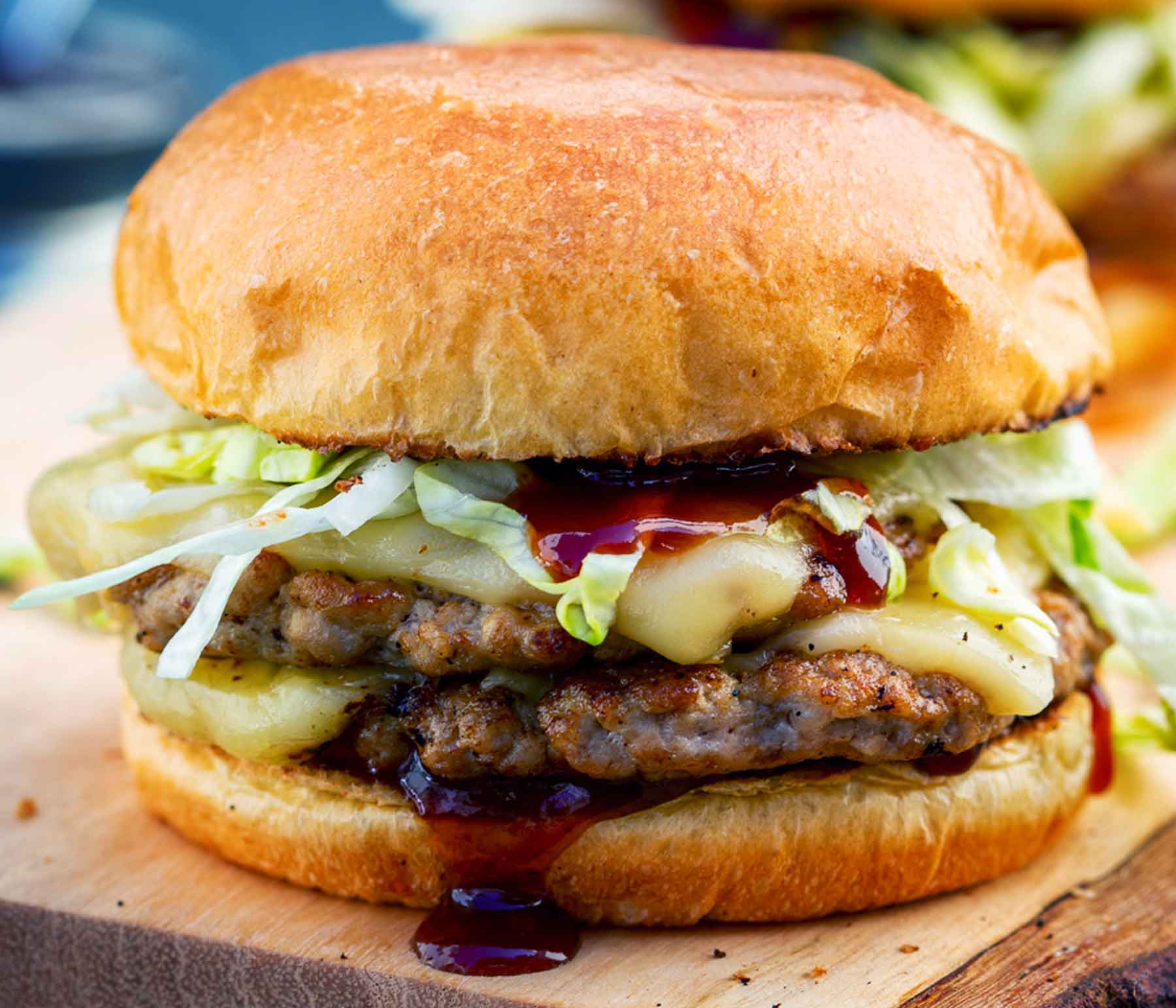 https://www.kingsford.com/wp-content/uploads/2023/05/Grilled-Turkey-Smash-Burger-155_cc1_00000000_desktop2x.jpg